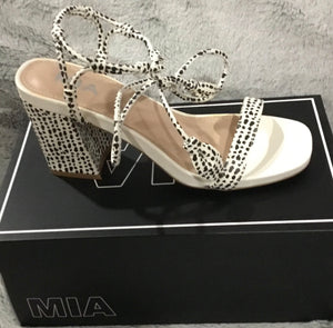 White/B heels